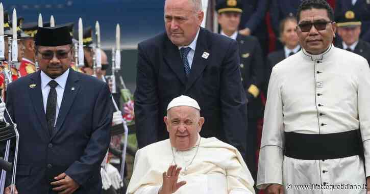 Il Papa in Indonesia nella prima tappa del suo viaggio di 12 giorni in Asia e Oceania. Migranti e rifugiati al centro della visita