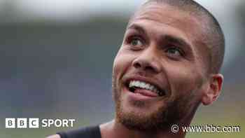 Britain's Giles breaks men's road mile world record