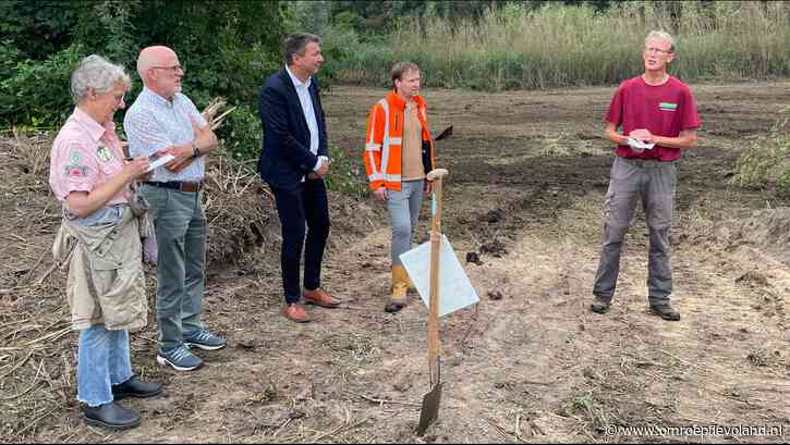Zeewolde - Opknapbeurt van waterpoel Gelderseweg moet planten en dieren laten terugkeren