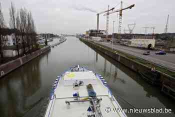 Vrouw uit kanaal gered in Brussel