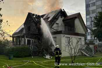 Großeinsatz: Wohnhaus in Bielefeld-Jöllenbeck brennt