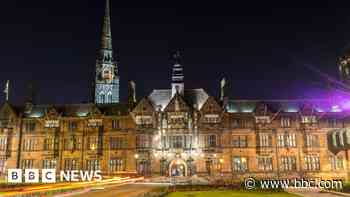 Hundreds call for street lights to switch back on