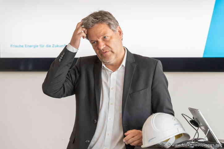 Habeck kündigt Steuererleichterungen für E-Autos an