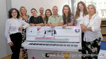 „Play me, I‘m yours“: Die Straßenklaviere stehen wieder in Augsburg