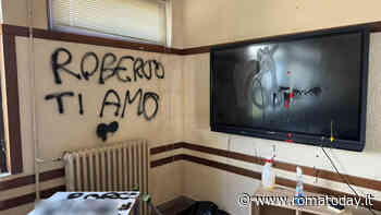 Svastiche e bestemmie a scuola: vandalizzato l'IC Pablo Neruda