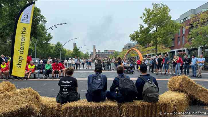Dronten - Studenten als 'biggetjes' geveild om klusjes te doen