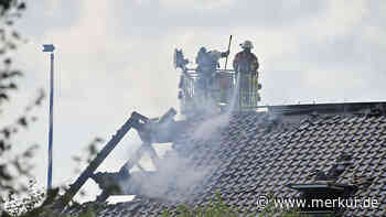 Großaufgebot löscht Dachstuhlbrand in Siegertsbrunn