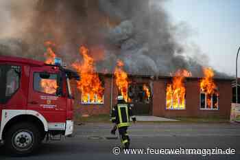 Oldtimer verbrennen in ehemaliger Tischlerei