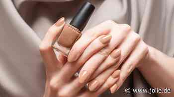 Die "Toffee Nails" von Selena Gomez sind der Nageltrend im Herbst 2024