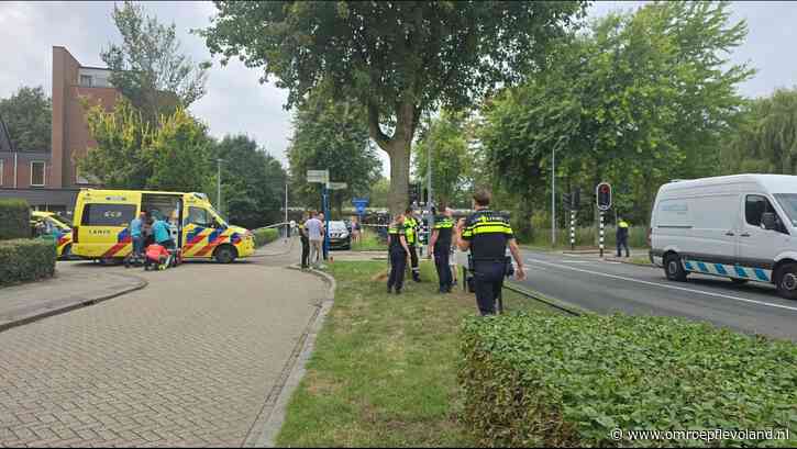 Almere - Traumahelikopter ingezet na ernstig busongeval met kind in Almere
