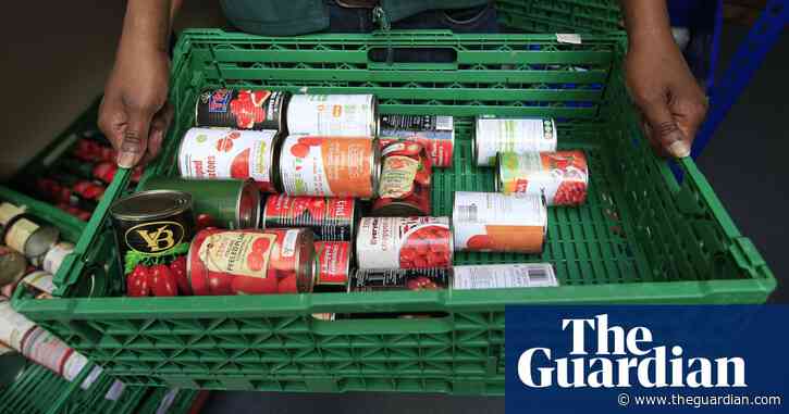 Most working families on universal credit struggle to buy essentials, research shows