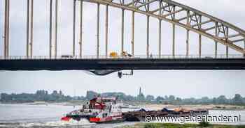Roestende Waalbrug krijgt deze week netten, discussie laait op: ‘Dit is ultieme signaal: schilder die brug!’