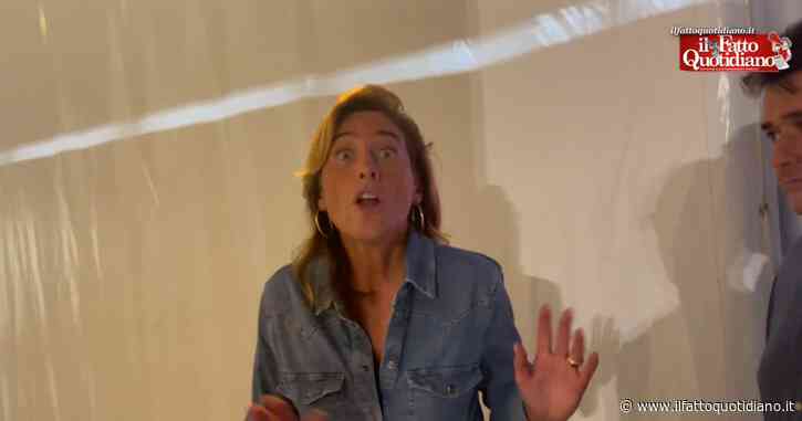 Boschi alla Festa dem: “Scuse al Pd? Nessuno me lo ha chiesto”. Poi promette un giro tra le cucine, ma alla fine fugge: “Non c’era tempo…”