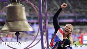 Kinghorn's 'mind blown' by first Paralympic gold