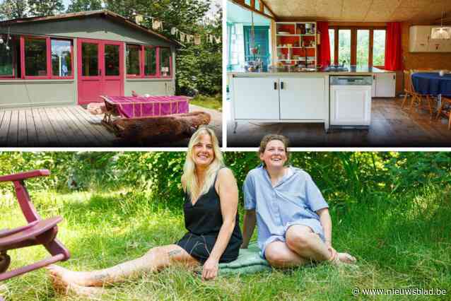 Dorien en Evelien verhuren tiny house in de bossen van Essen: “Je komt naar hier om niks te doen, daarom is er ook geen wifi”