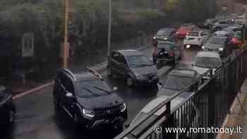 Trionfale allagata: auto contromano e disagi per i disabili