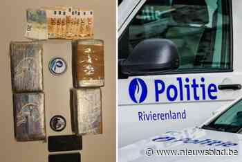 Vluchtende bestuurder (22) gooit boodschappentas weg met vier kilo cocaïne in