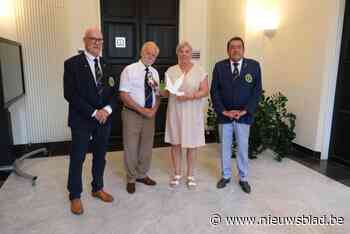 Onthulling nieuw vredesmonument tijdens bevrijdingsfeest in Ruiselede