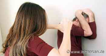 Beleidigt, beworfen und bespuckt: 36-Jährige rastet bei Streit bei Bamberg komplett aus