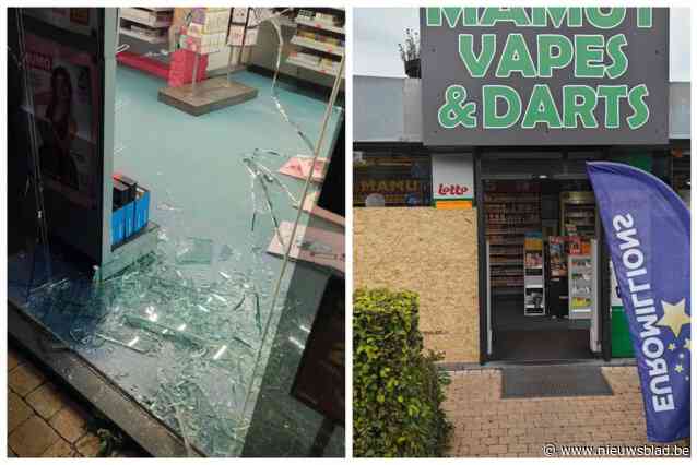 ‘Amateuristische’ inbrekers met hoodies plegen brutale inbraak in rookwarenshop: “40 seconden binnen, 5.000 euro schade”