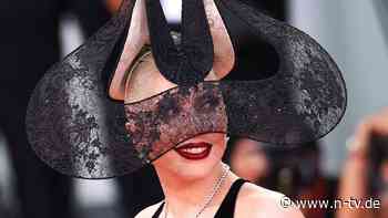 Spektakuläre Hochglanzfotos: Lady Gaga zückt den Mode-Joker