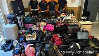 Dalle valigie agli orologi rubati: la refurtiva dei turisti ritrovata nel campo rom