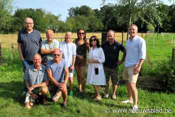 Veel beweging in en rond ‘gered’ Picardiëbos: eerst zwerfvuil opruimen en dan samen klinken