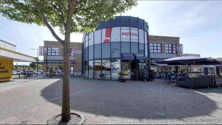 Emmeloord - Kortingen tijdens tweedaagse faillissementsverkoop Bristol Emmeloord