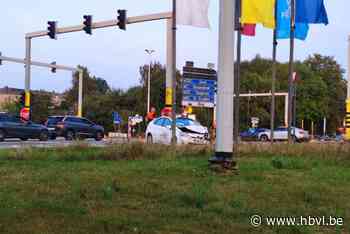 Verkeer in de knoop na ongeval op kruispunt Herkenrodesingel en Kuringersteenweg
