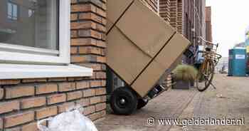 ‘Man laat zich in kartonnen doos bezorgen bij ex’