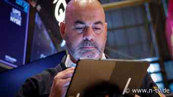 Durchwachsene Konjunkturdaten: US-Anleger greifen bei Tesla zu - Dow im Minus