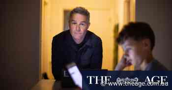 ‘Our kids deserve their childhoods back’: Private schools pushed to ban mobile phones