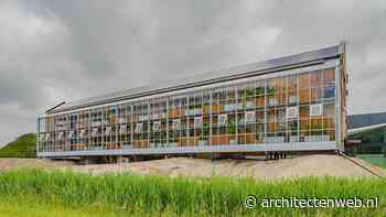 Houten gebouw met kasgevel voor energiecoöperatie Deltawind