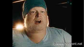 Mit Pamela Reif: Stefan Raab heizt Vorfreude auf Kampf mit neuem Video ein