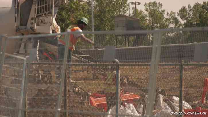 Calgary's water use 'unsustainable' for the second straight day