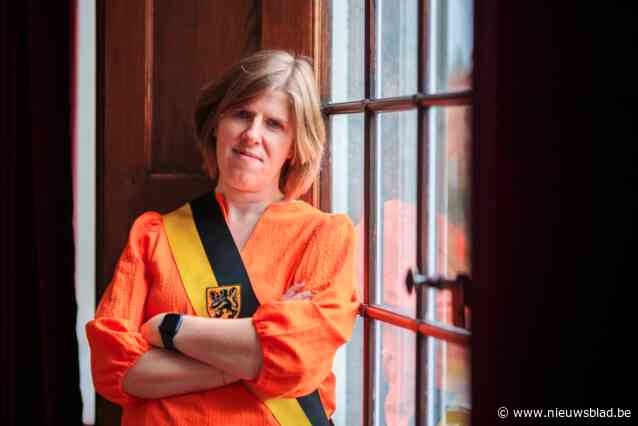 Districtsschepen Carolyn Krekels trekt Hobokense CD&V-lijst voor districtsraadsverkiezingen: “Hoboken verdient meer respect”