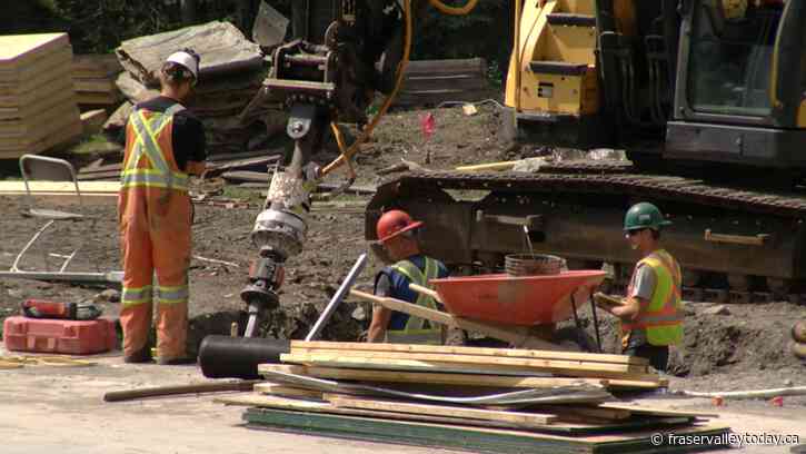 Recent immigrants shut out of strong wage growth as unemployment rises in Canada