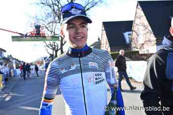 Viktor Soenens blijft uit de greep van het peloton en wint jongerentrui U23 Road Series: “Eindelijk de eerste overwinning te pakken”
