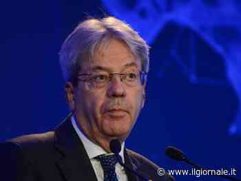 Pd, Gentiloni apre a Renzi alla Festa dell'Unità ma viene fischiato