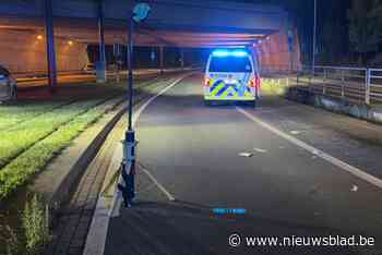 Passanten troffen hem zwaargewond aan: man (66) overleden na ongeval met vluchtmisdrijf