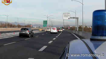 Inseguimento da film sulla A24: latinos in fuga, gli automobilisti li filmano