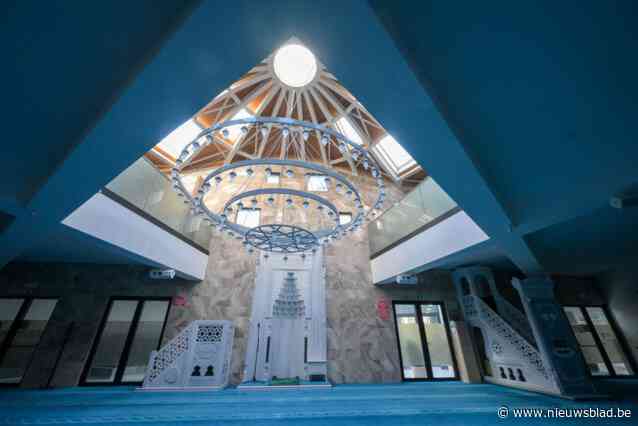 Open Monumentendag bij moskee Mehmet Akif: “Als mensen elkaar beter kennen, begrijpen ze elkaar en krijgen ze meer respect”