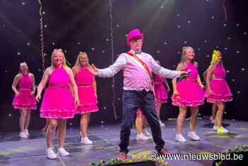 Kandidaat-prins Peter (49) stelt campagneliedje voor op campagnebal: “We hebben het volledig anders aangepakt”