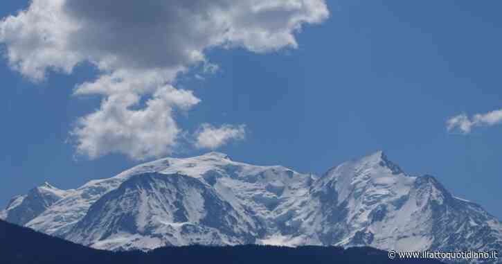 Quattro alpinisti dispersi sul Monte Bianco bloccati a causa del maltempo. “Rischiamo di morire congelati”
