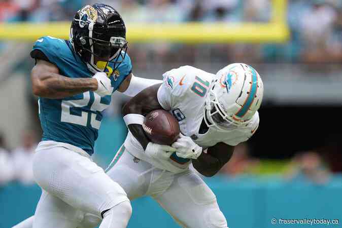 Tyreek Hill was briefly detained for a traffic violation ahead of Dolphins’ season opener