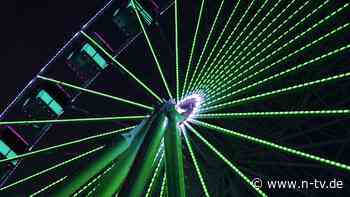 Rettungsaktion auf Volksfest: Fahrgäste sitzen nach Stromausfall in Riesenrad fest