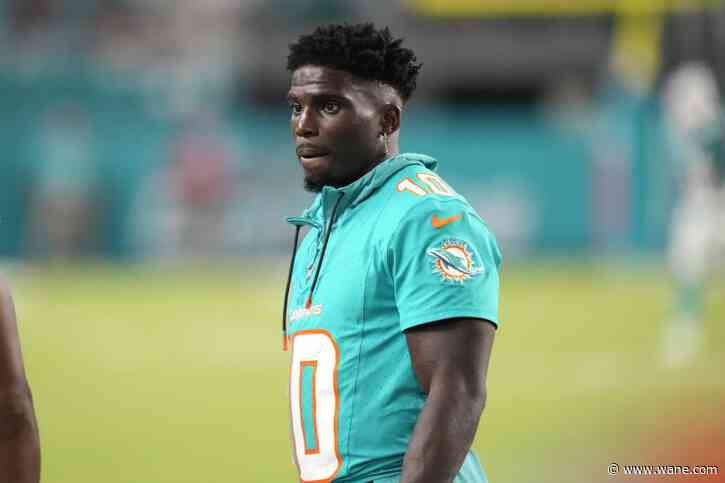 Tyreek Hill detained before Dolphins game; 1 officer subsequently placed on leave
