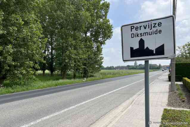 Hardrijder passeert ‘bord op kop’ aan 86 kilometer per uur: “Hij kan niet gestraft worden voor bebouwde kom”