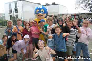 Superheld Five loodst kinderen veilig naar scholen: “Stappers en trappers vallen in de prijzen”