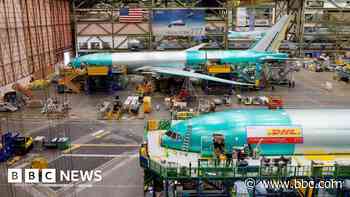 Boeing offers staff 25% pay hike in bid to avoid strike